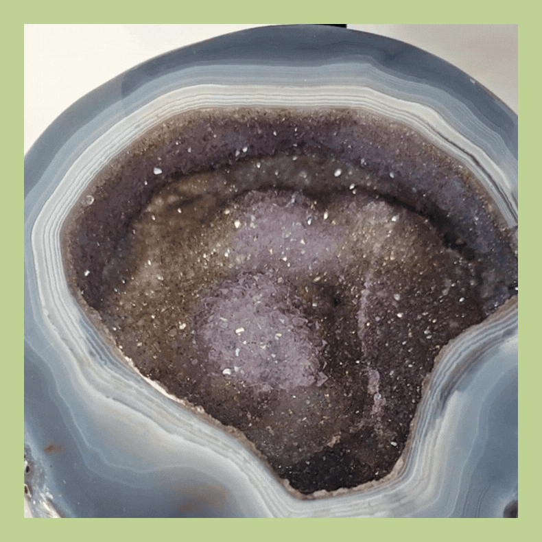 Stor Agat geode med ametyst � 9,8 kg