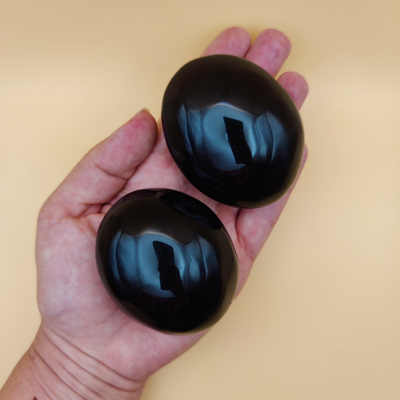 Sort Obsidian Palm