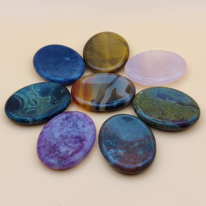 Bekymringssten i forskellige krystaller 