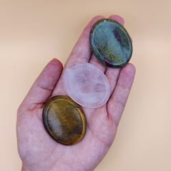 Bekymringssten i forskellige krystaller 