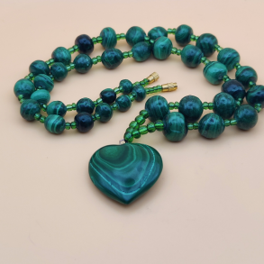 malakit halskde med hjerte vedhng