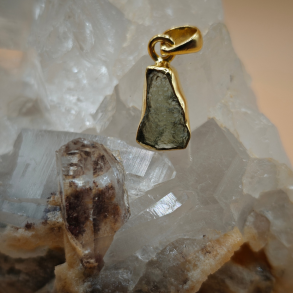 Moldavit Vedh�ng Forgyldt