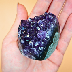 Uruguayansk Ametyst med Skret Base