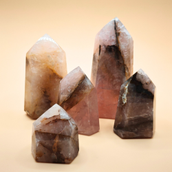 Rosakvarts og Golden healer Trne