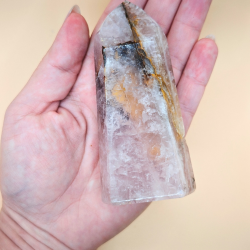 Rosakvarts og Golden healer Trne