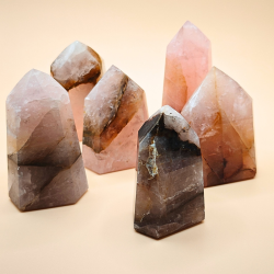 Rosakvarts og Golden healer Trne