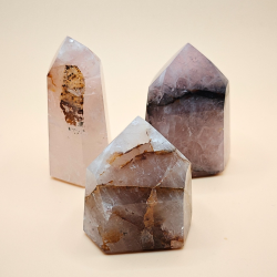 Rosakvarts og Golden healer Trne