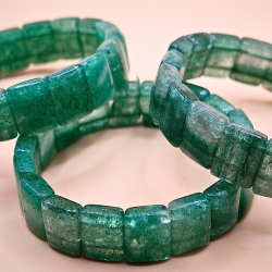 Grn Jordbr Kvarts Armbnd