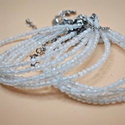 Hvid Mnesten Armbnd  Facetslebet