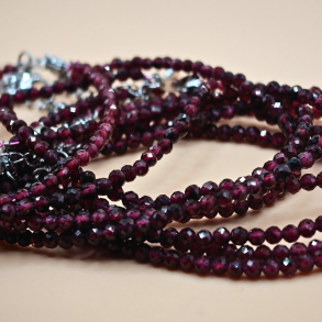 R�d Granat Armb�nd � Facetslebet