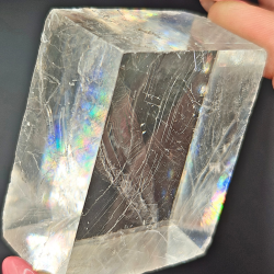 Optisk Calcit med regnbuer  116 g