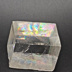 Optisk Calcit med regnbuer  123 g