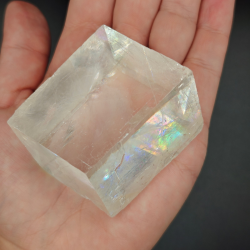 Optisk Calcit med regnbuer  123 g