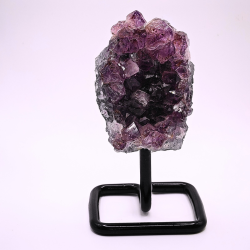 Ametyst Klynge p� Sort Metal Stander � ca. 15 cm h�j