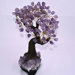 Ametyst Tr� p� R� Ametyst Klynge � Stor og Imponerende Figur (1,7 kg)