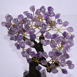 Ametyst Tr� p� R� Ametyst Klynge � Stor og Imponerende Figur (1,7 kg)