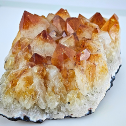 Br�ndt Citrin Klynge � Stor og Klar Krystal (ca. 2+ kg)