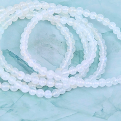 Hvid M�nesten Armb�nd � 4 mm