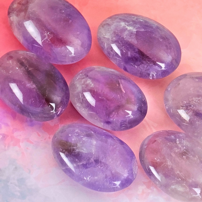 Ametyst Palm sten � Lys Lilla med Smuk Klarhed 
