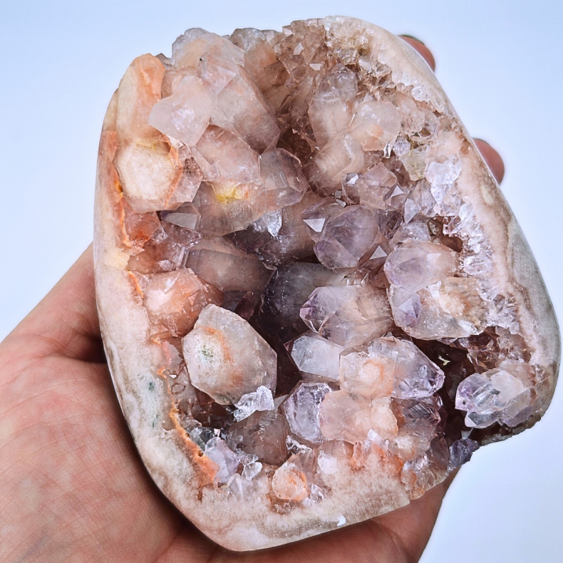 Pink Ametyst med Sk�ret Base