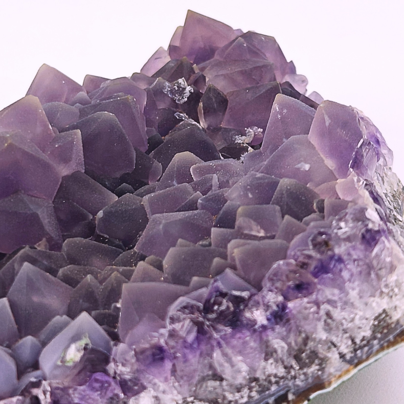 Ametyst Klynge � Store Spidser med Glitrende �Sukkerlag�