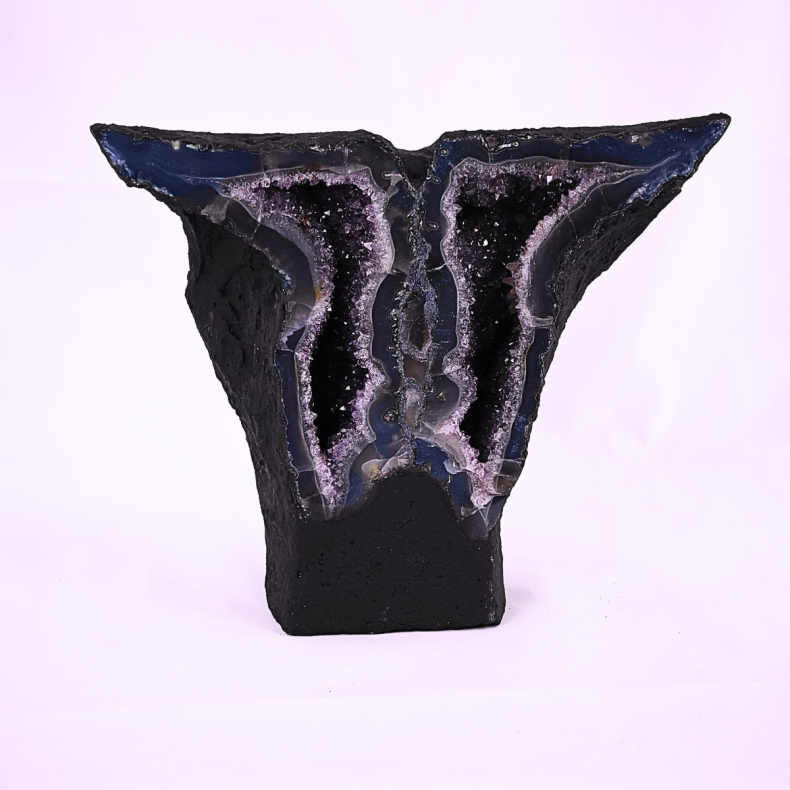 Sommerfugle Grotte � Ametyst med Calcit &amp; Guld Rutil