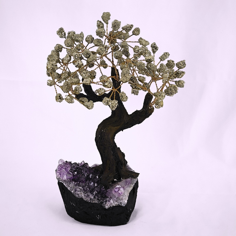 Pyrit Tr� p� R� Ametyst Klynge � Stor og Imponerende Figur (2,2 kg)