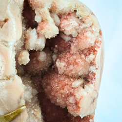 Pink Ametyst Geode p� Guld Stander