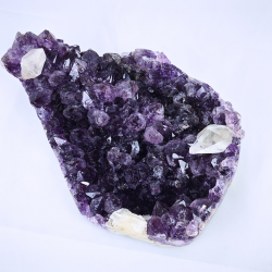 Ametyst Klynge med Store Calcit Spidser