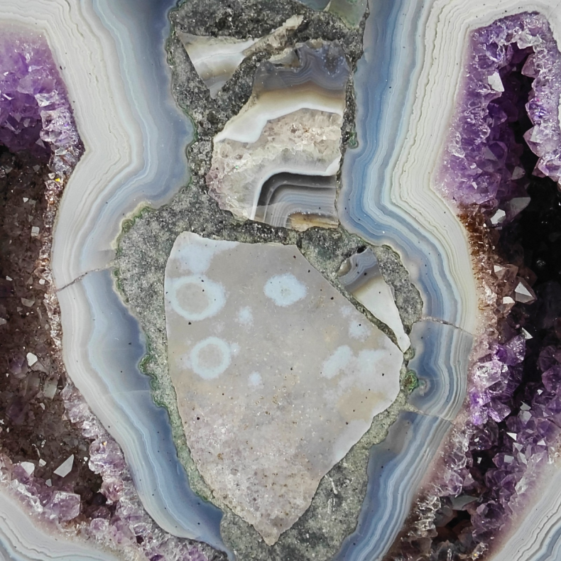 Agat Geode med Ametyst 