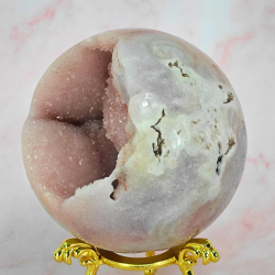 Pink ametyst kugle med stor druzy hule