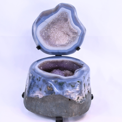 Stor Agat geode med ametyst � 9,8 kg