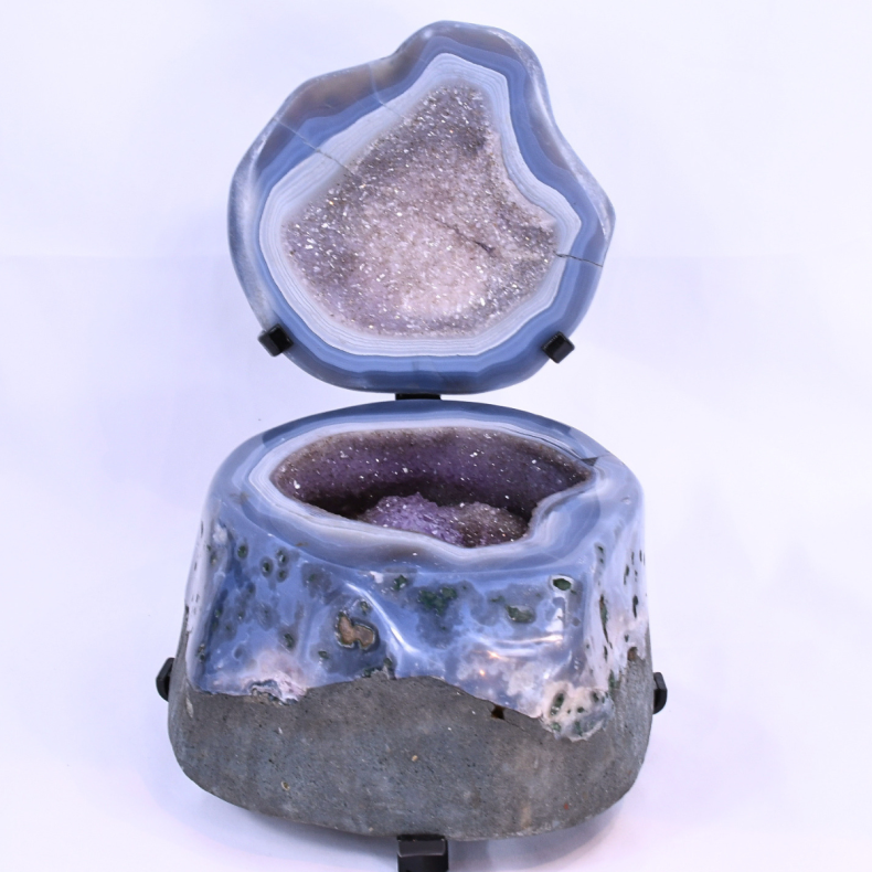 Stor Agat geode med ametyst � 9,8 kg