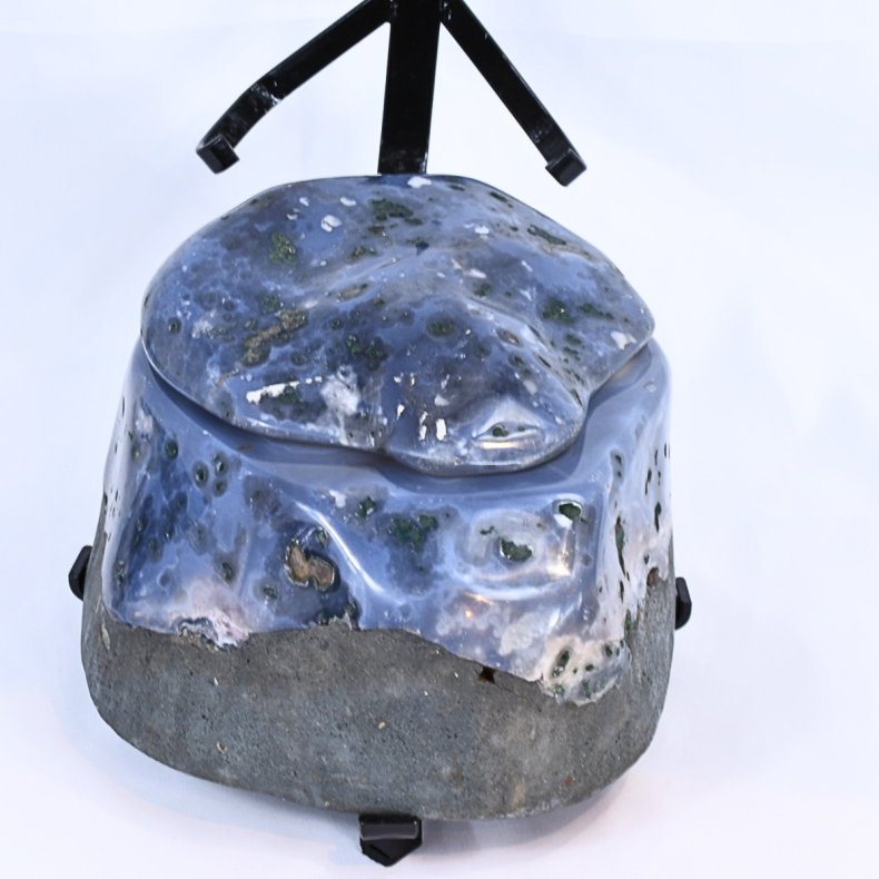 Stor Agat geode med ametyst � 9,8 kg