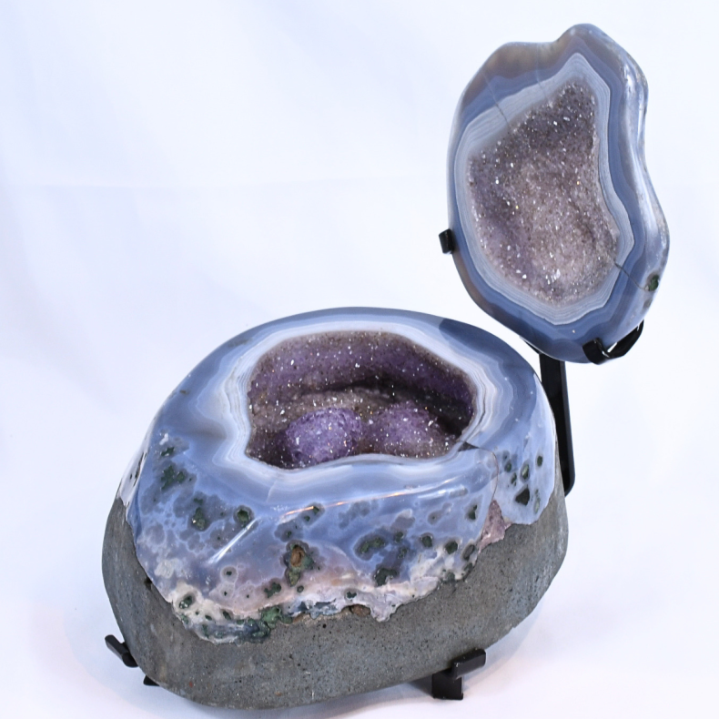 Stor Agat geode med ametyst � 9,8 kg