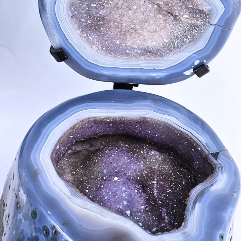 Stor Agat geode med ametyst � 9,8 kg