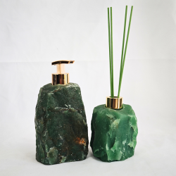 Frisk naturmagi og ro til badev�relset: Unikt s�bedispenser- &amp; diffusers�t i gr�n r� kvarts