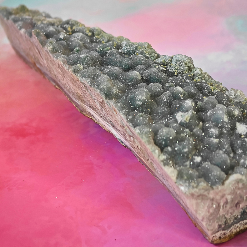 Gr�n Ametyst Druzy Aflangt stort stykke
